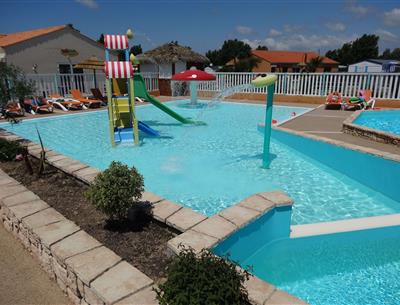 Water space 4-star campsite La Pomme de Pin in Saint Hilaire de Riez Vendée