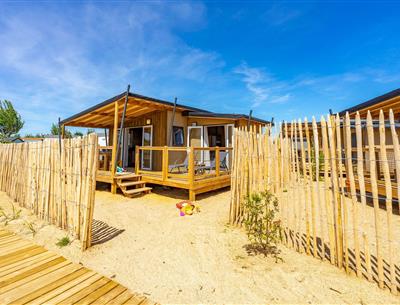 Luxury tente in Vendée with covered swimming pool
