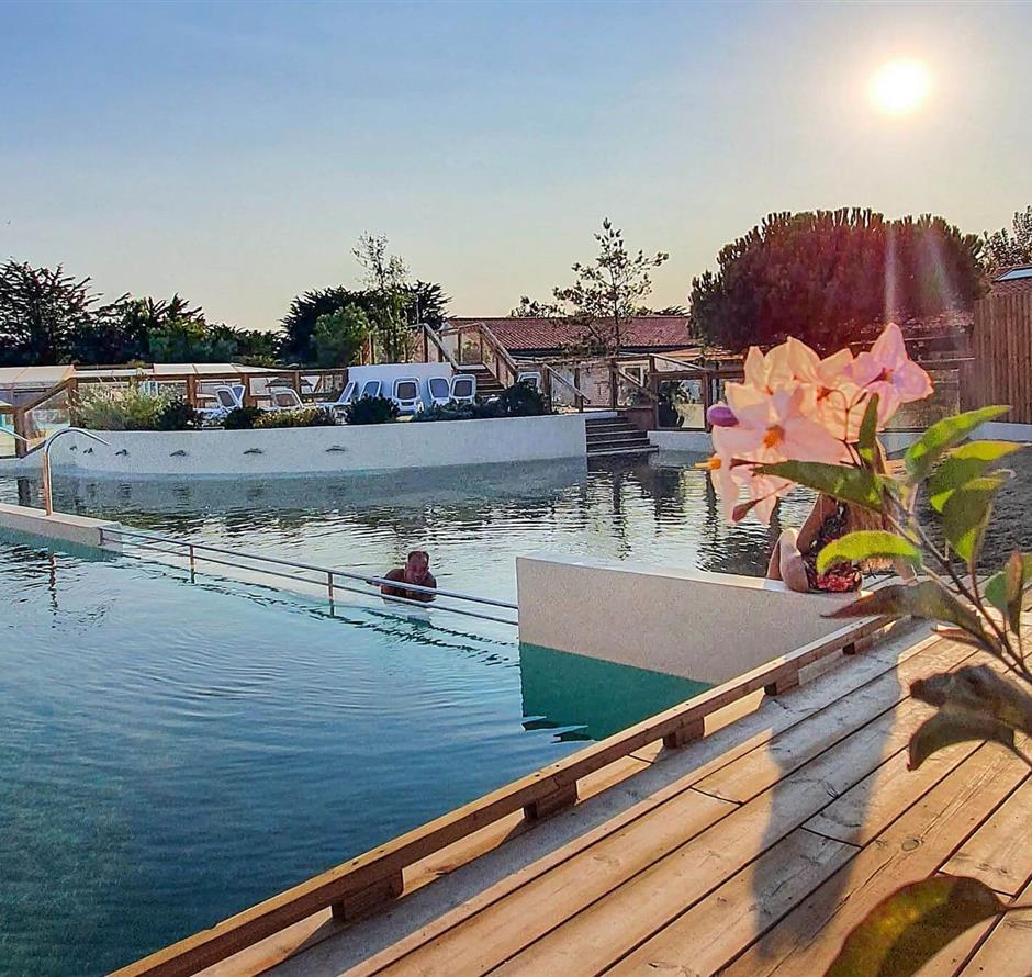 sandy lagoon with spa - ST HILAIRE DE RIEZ CAMPSITE