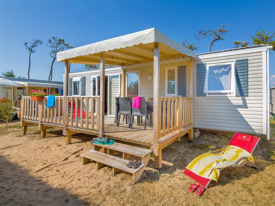 Cottage Luxe 6 people in a 4 star campsite La Pomme de Pin in Saint Hilaire de Riez in Vendée - ST HILAIRE DE RIEZ CAMPSITE