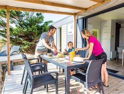 Cottage Luxe 6 people in a 4 star campsite La Pomme de Pin in Saint Hilaire de Riez in Vendée