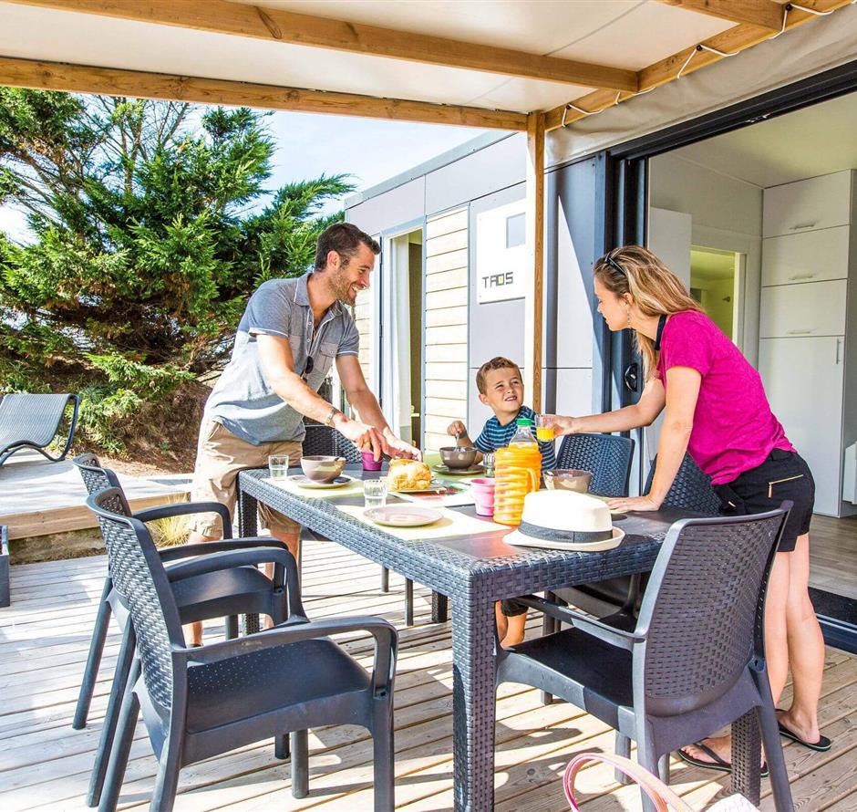 Cottage Luxe 6 people in a 4 star campsite La Pomme de Pin in Saint Hilaire de Riez in Vendée - ST HILAIRE DE RIEZ CAMPSITE