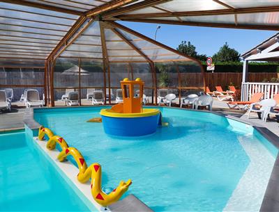 paddling pool in covered and heated swimming pool, st hilaire de riez campsite