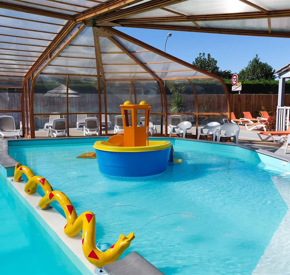 paddling pool in covered and heated swimming pool, st hilaire de riez campsite - ST HILAIRE DE RIEZ CAMPSITE