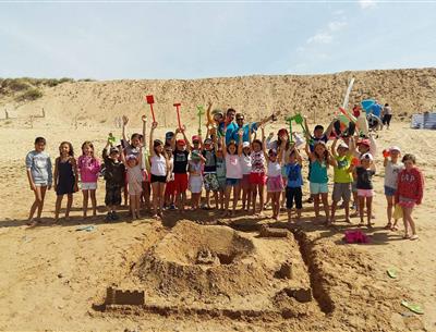 activities and entertainment at the beach
