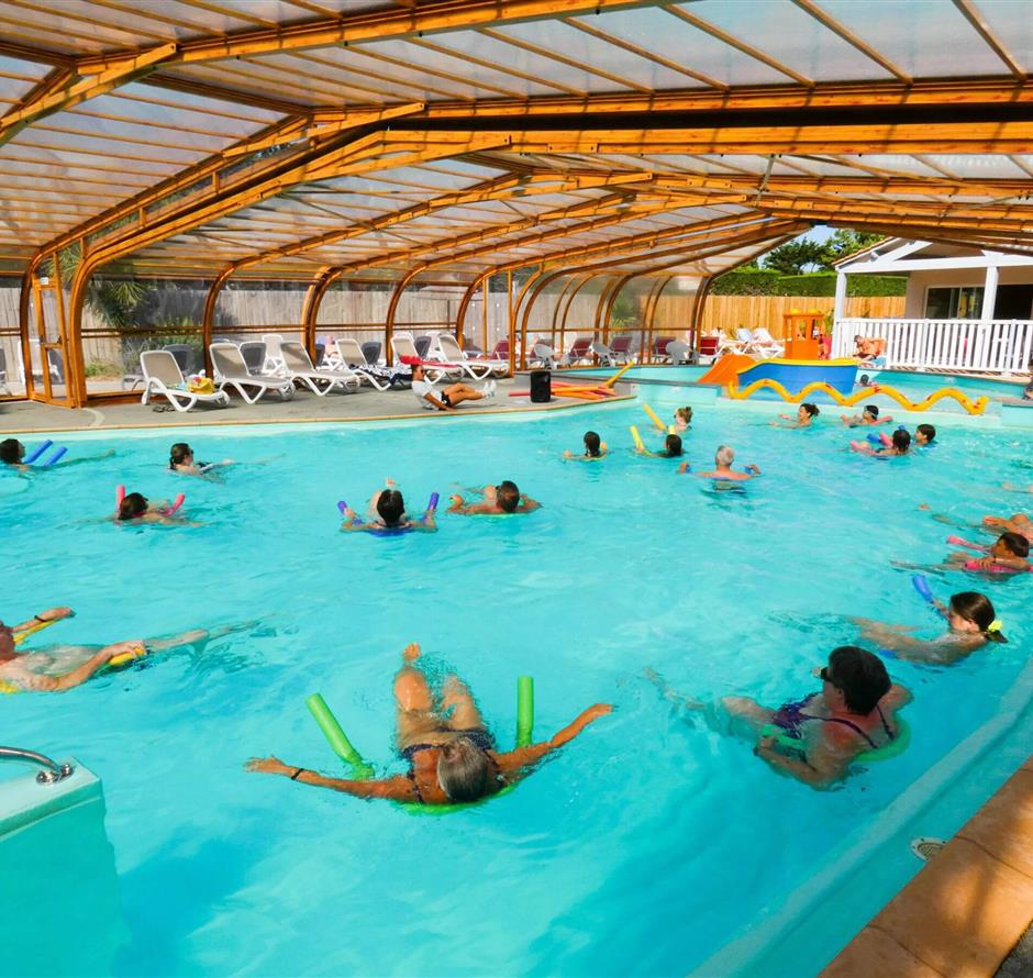aquagym lessons in the heated indoor swimming pool - ST HILAIRE DE RIEZ CAMPSITE