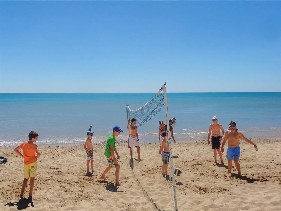 beach volleyball match in Saint Hilaire de Riez - ST HILAIRE DE RIEZ CAMPSITE