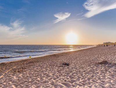 15 km of secure beaches in St. Hilaire de Riez