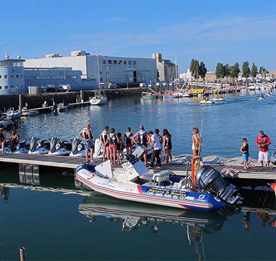 jet-ski in les Sables d'Olonne in Vendée - ST HILAIRE DE RIEZ CAMPSITE