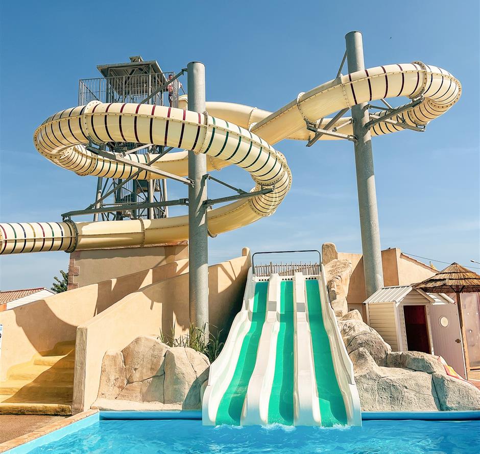 activities, games and water slides - ST HILAIRE DE RIEZ CAMPSITE