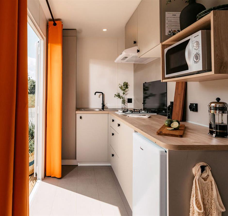 Fully equipped kitchen with dishwasher in a 5-star campsite - ST HILAIRE DE RIEZ CAMPSITE