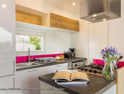 Spacious kitchen in a campsite near the sea 