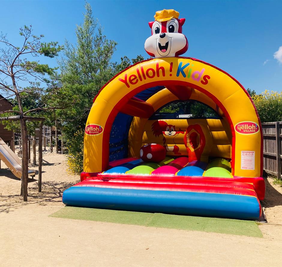 inflatable structure for children  - ST HILAIRE DE RIEZ CAMPSITE