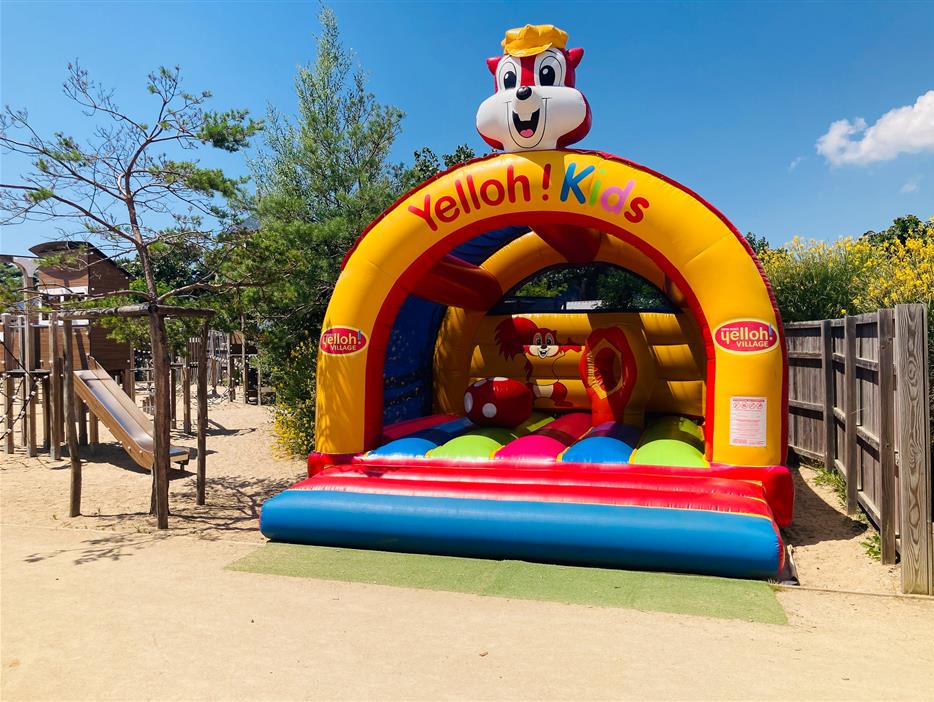 inflatable structure for children  - ST HILAIRE DE RIEZ CAMPSITE