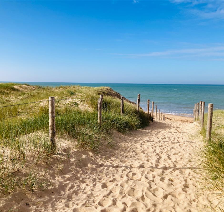 Beach access 200 metres away - ST HILAIRE DE RIEZ CAMPSITE