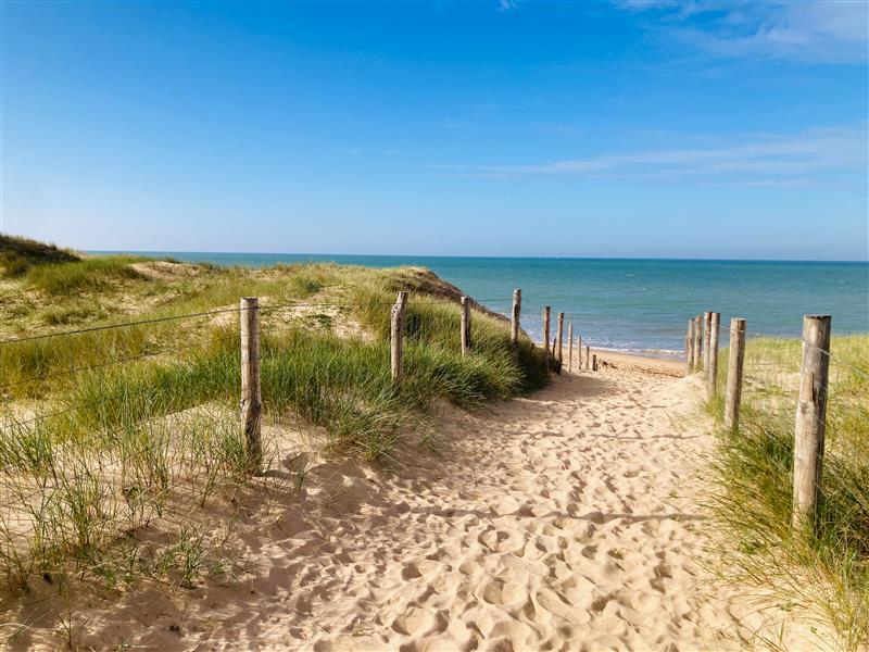 Beach access 200 metres away - ST HILAIRE DE RIEZ CAMPSITE