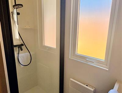 Luxurious and bright bathroom at a campsite in St-Hilaire-de-Riez